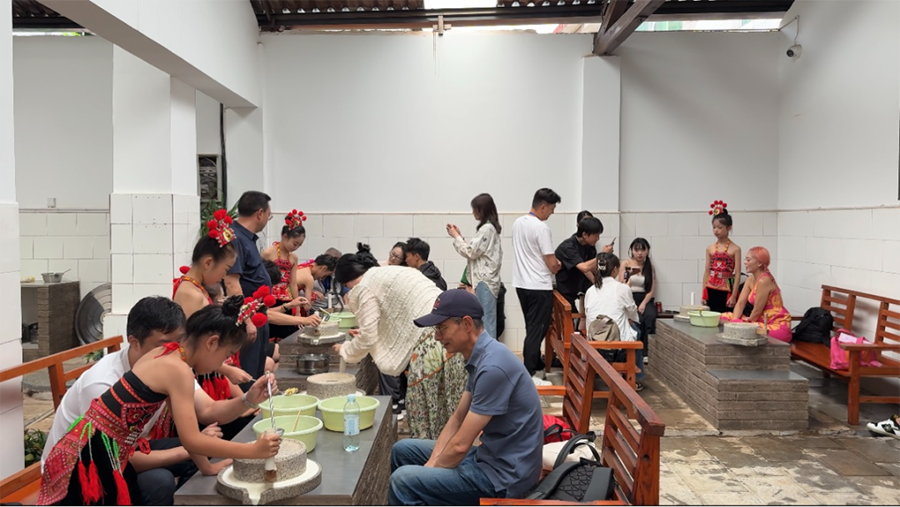 第三屆“情牽兩岸 滇臺同行”暨臺灣網(wǎng)絡(luò)新媒體人紅河州采訪活動圓滿落幕